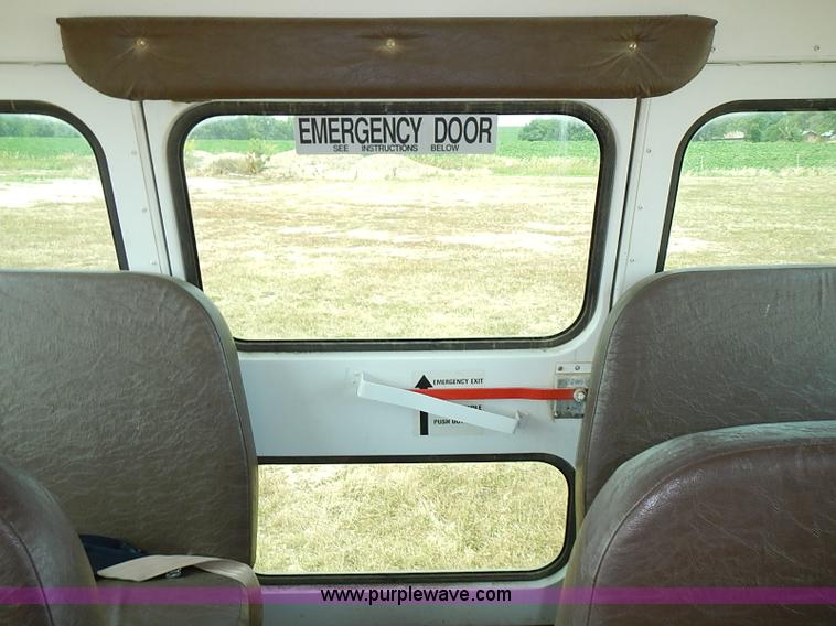 image for item I3559 1998 Chevrolet G3500 school bus