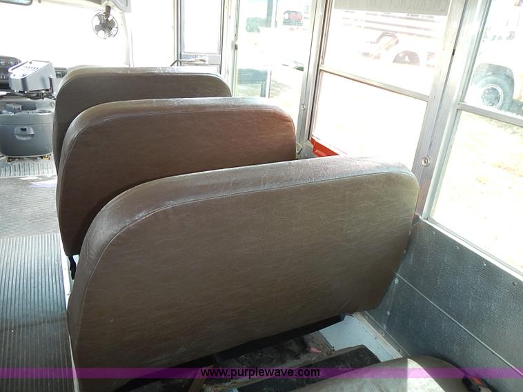 image for item I3559 1998 Chevrolet G3500 school bus