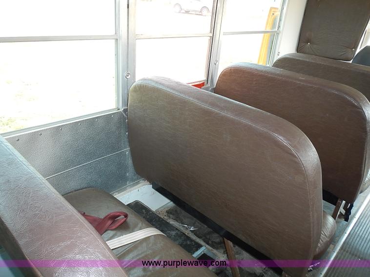 image for item I3559 1998 Chevrolet G3500 school bus