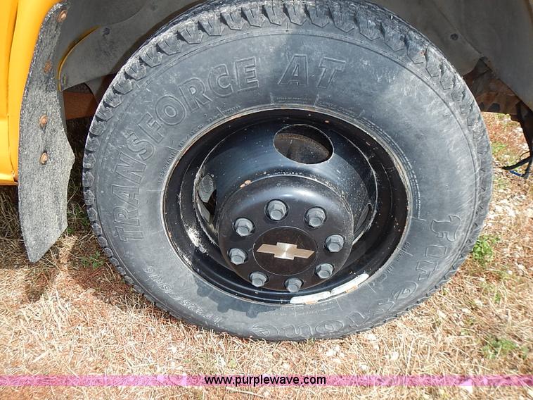 image for item I3559 1998 Chevrolet G3500 school bus