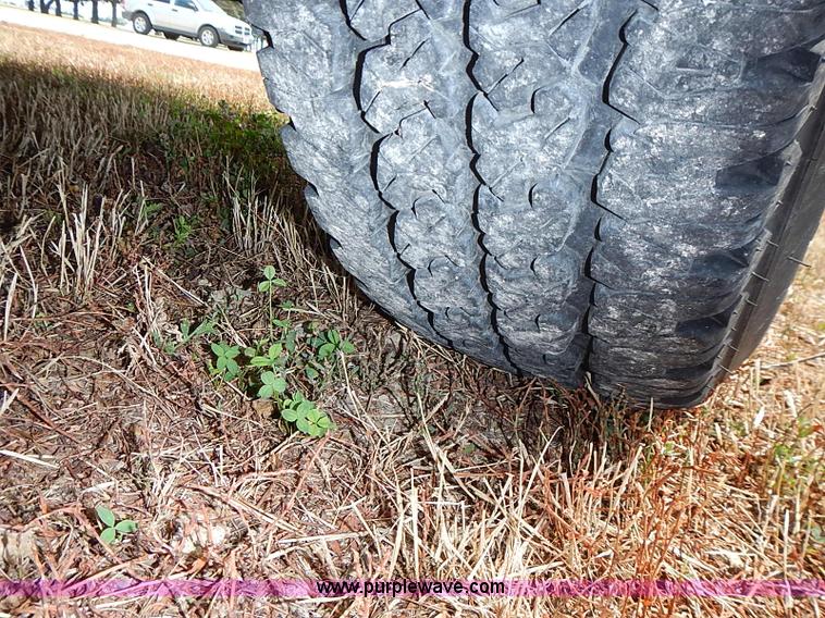 image for item I3559 1998 Chevrolet G3500 school bus