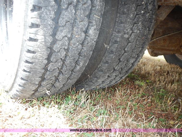 image for item I3559 1998 Chevrolet G3500 school bus