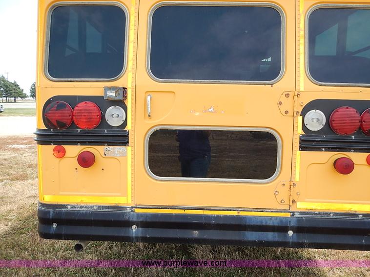 image for item I3559 1998 Chevrolet G3500 school bus