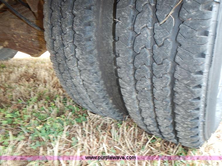 image for item I3559 1998 Chevrolet G3500 school bus