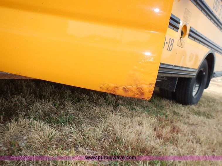 image for item I3559 1998 Chevrolet G3500 school bus