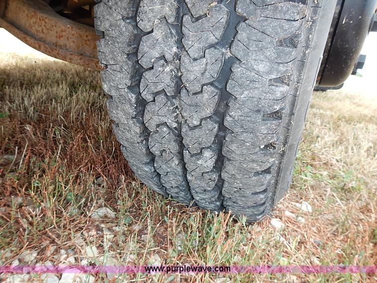 image for item I3559 1998 Chevrolet G3500 school bus