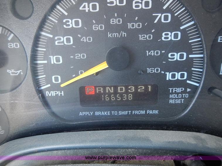 image for item I3559 1998 Chevrolet G3500 school bus