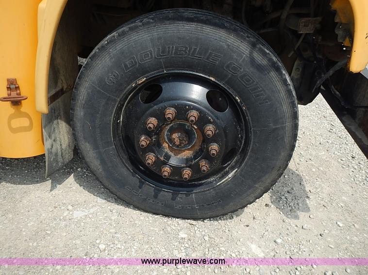 image for item I3560 1998 Chevrolet Blue Bird school bus