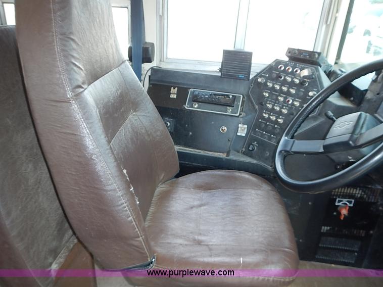 image for item I3560 1998 Chevrolet Blue Bird school bus