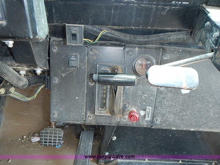 image for item I3560 1998 Chevrolet Blue Bird school bus