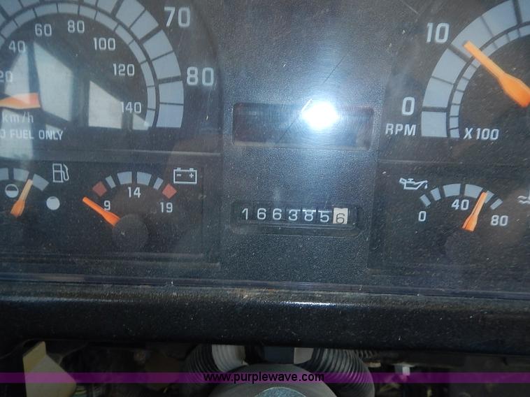 image for item I3560 1998 Chevrolet Blue Bird school bus