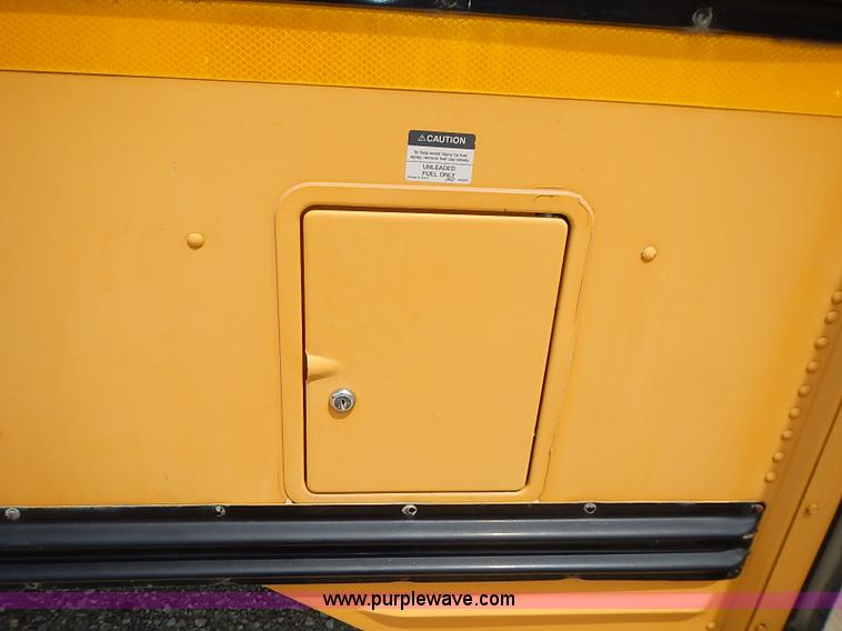 image for item I3560 1998 Chevrolet Blue Bird school bus