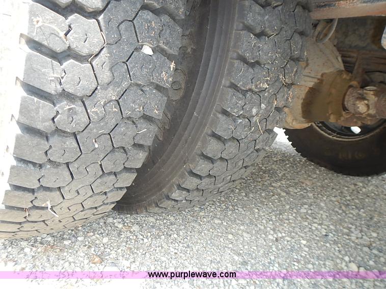 image for item I3560 1998 Chevrolet Blue Bird school bus