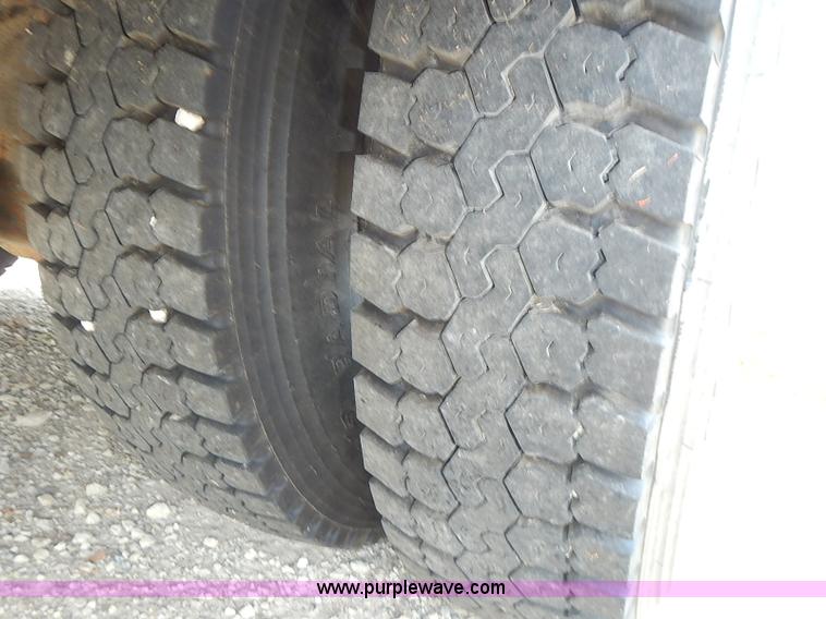 image for item I3560 1998 Chevrolet Blue Bird school bus