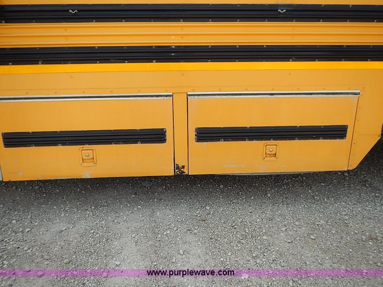 image for item I3560 1998 Chevrolet Blue Bird school bus