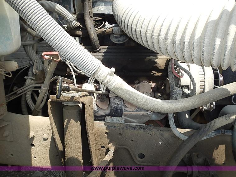 image for item I3560 1998 Chevrolet Blue Bird school bus