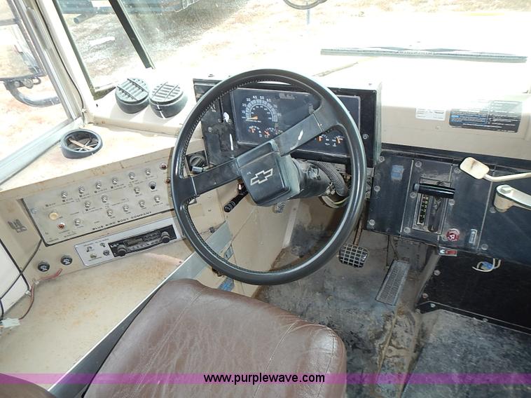 image for item I3561 1993 Chevrolet Blue Bird school bus