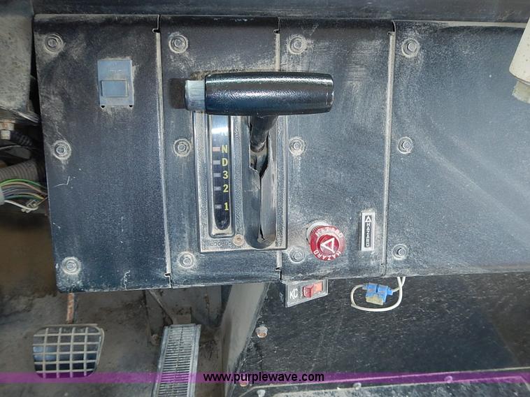 image for item I3561 1993 Chevrolet Blue Bird school bus