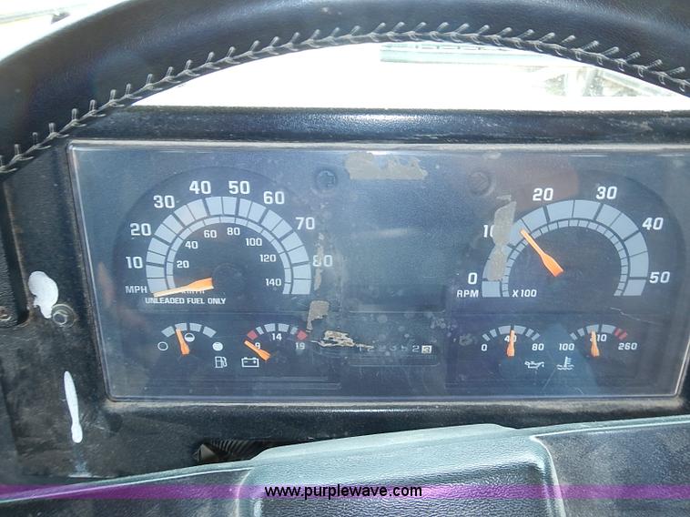 image for item I3561 1993 Chevrolet Blue Bird school bus