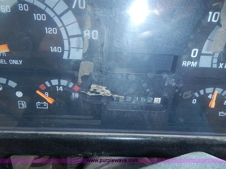 image for item I3561 1993 Chevrolet Blue Bird school bus