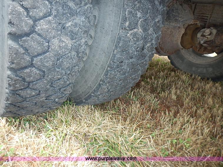 image for item I3561 1993 Chevrolet Blue Bird school bus