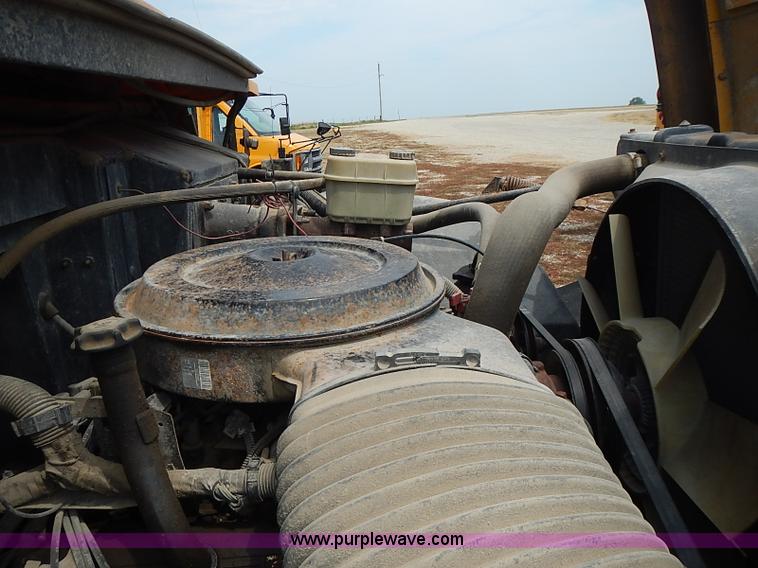 image for item I3561 1993 Chevrolet Blue Bird school bus