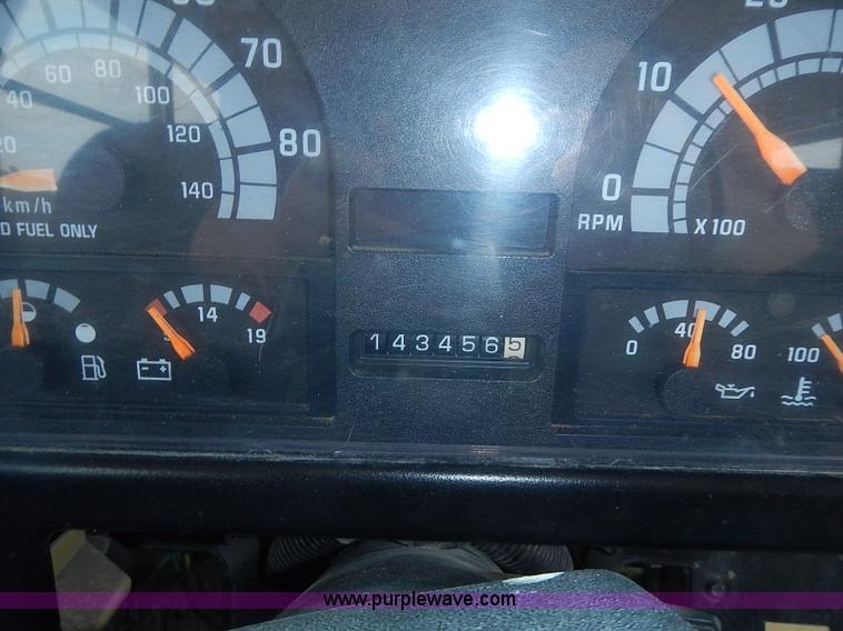 image for item I3562 1995 Chevrolet Blue Bird school bus