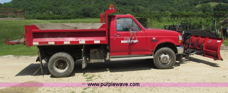 image for item I3883 1992 Ford F350 Custom dump bed truck