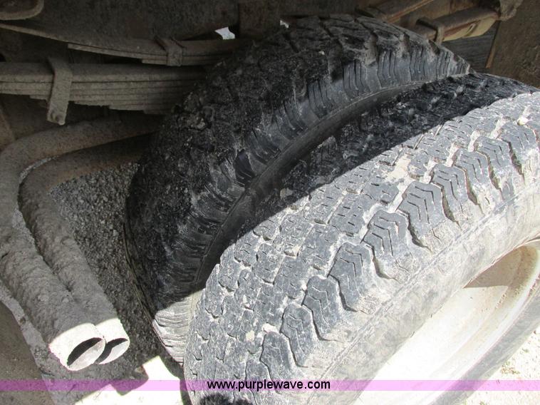 image for item I3883 1992 Ford F350 Custom dump bed truck