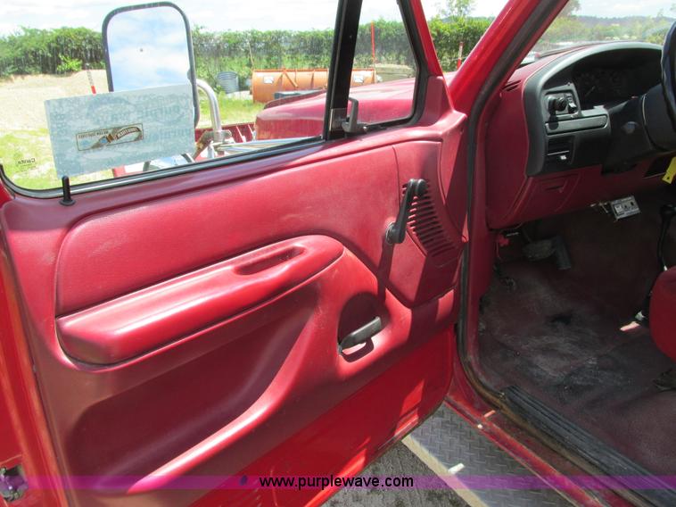 image for item I3883 1992 Ford F350 Custom dump bed truck