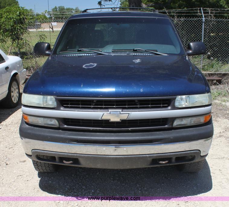 image for item I7288 2002 Chevrolet Tahoe SUV