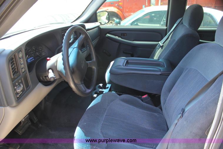 image for item I7288 2002 Chevrolet Tahoe SUV