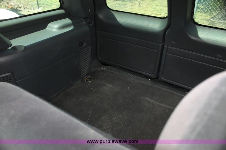 image for item I7288 2002 Chevrolet Tahoe SUV