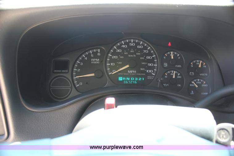 image for item I7288 2002 Chevrolet Tahoe SUV