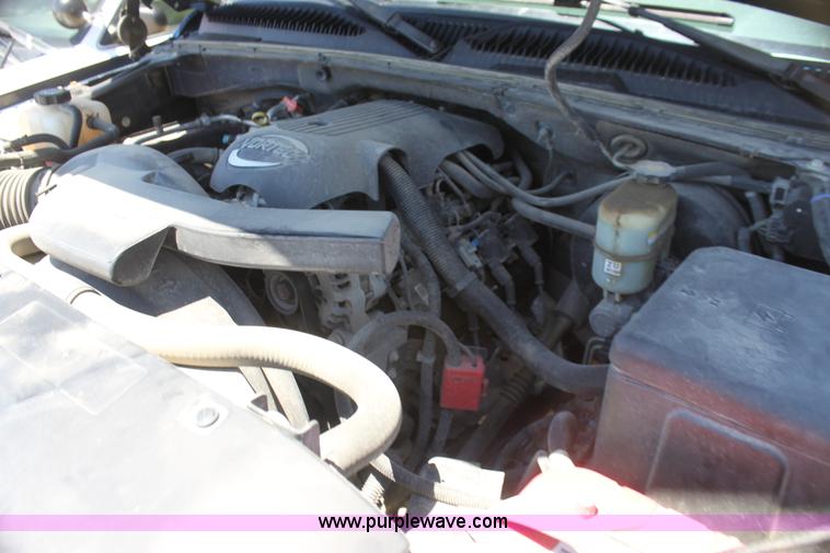 image for item I7288 2002 Chevrolet Tahoe SUV