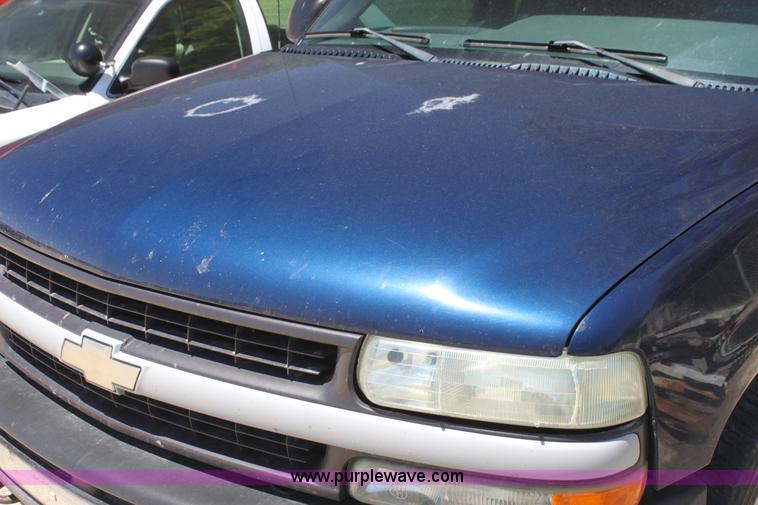 image for item I7288 2002 Chevrolet Tahoe SUV