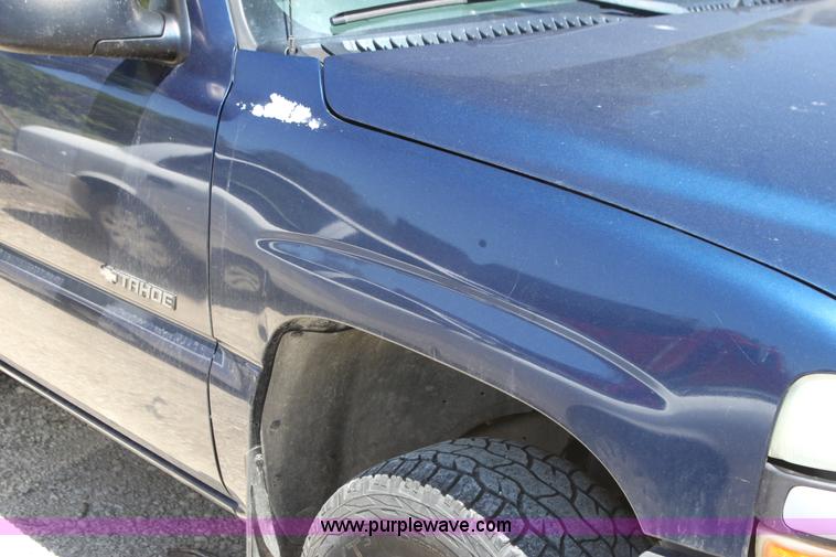 image for item I7288 2002 Chevrolet Tahoe SUV