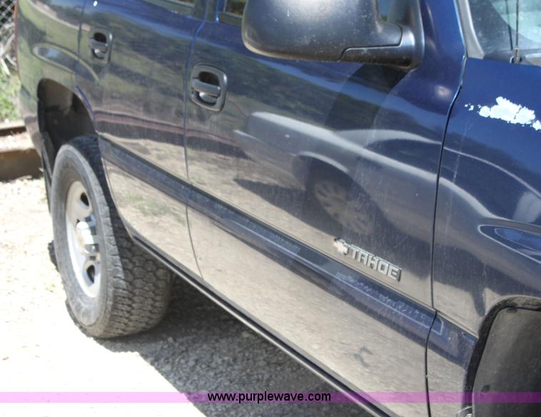 image for item I7288 2002 Chevrolet Tahoe SUV