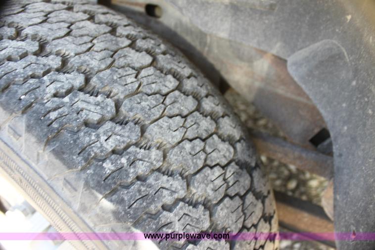 image for item I7288 2002 Chevrolet Tahoe SUV