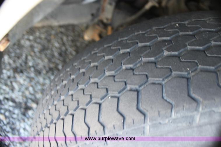 image for item I7290 1991 Mitsubishi Mighty Max Macrocab pickup truck