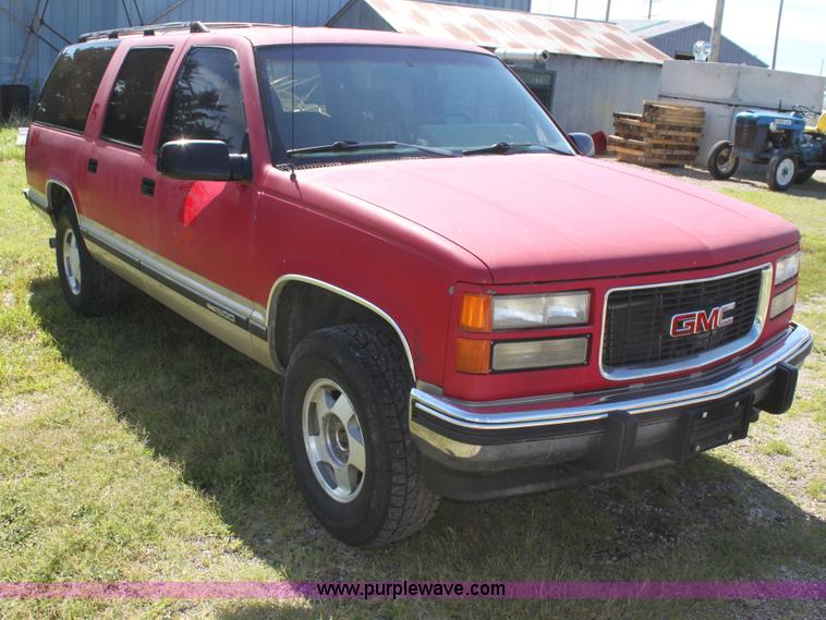 image for item I7296 1993 GMC Suburban 1500 SUV