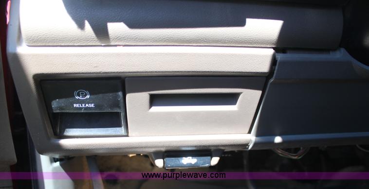 image for item I7296 1993 GMC Suburban 1500 SUV