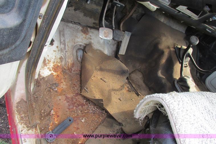 image for item I9545 1980 Ford F350 truck cab and chassis