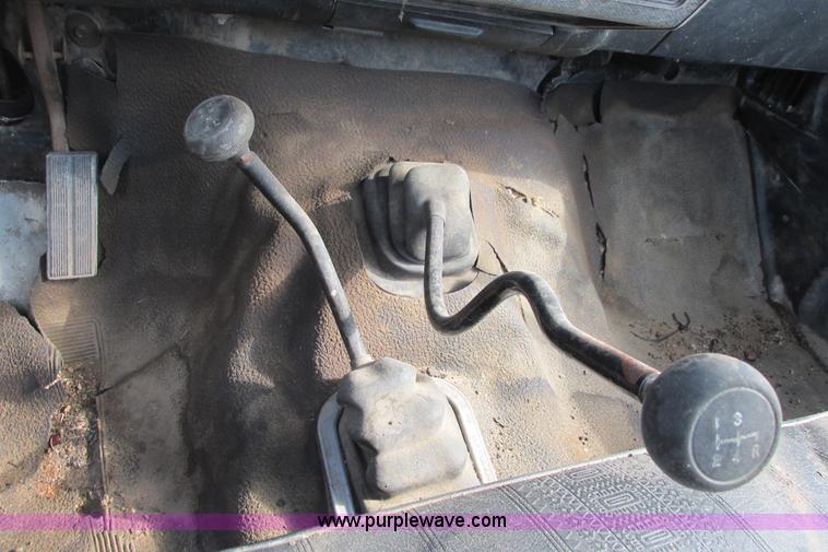 image for item I9545 1980 Ford F350 truck cab and chassis