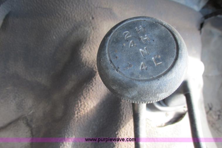 image for item I9545 1980 Ford F350 truck cab and chassis