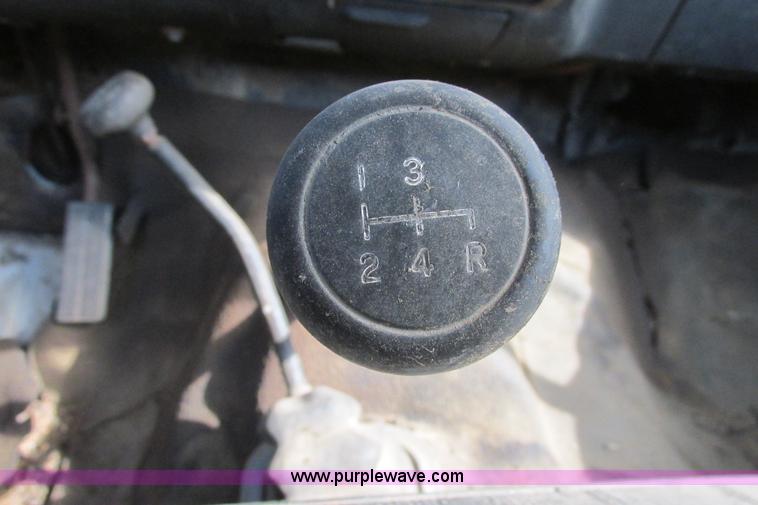 image for item I9545 1980 Ford F350 truck cab and chassis