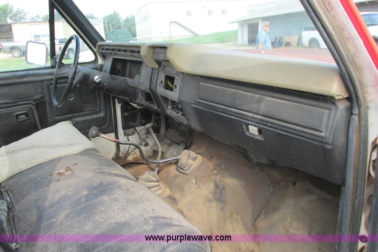 image for item I9545 1980 Ford F350 truck cab and chassis
