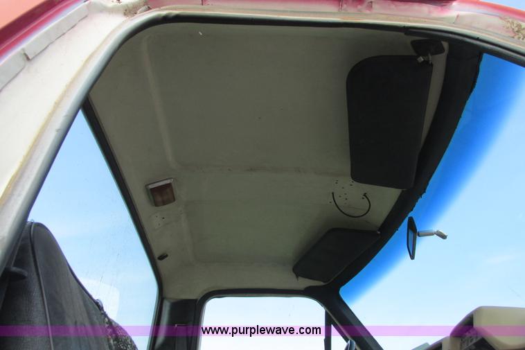 image for item I9545 1980 Ford F350 truck cab and chassis