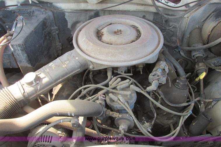 image for item I9545 1980 Ford F350 truck cab and chassis