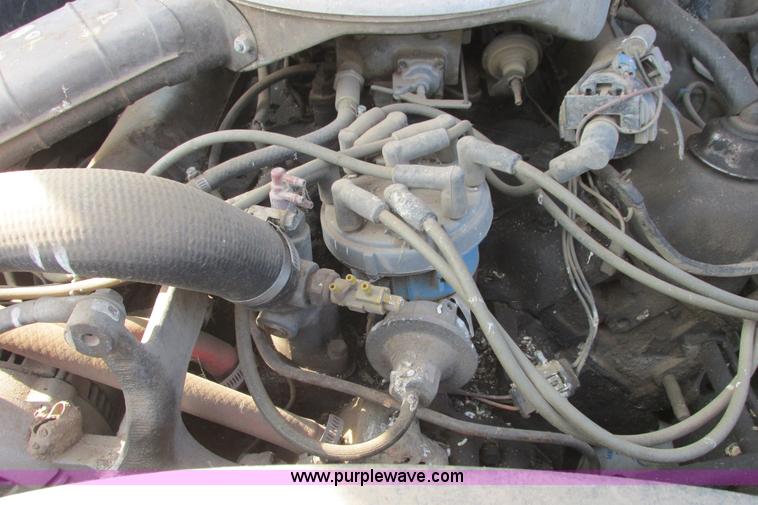 image for item I9545 1980 Ford F350 truck cab and chassis